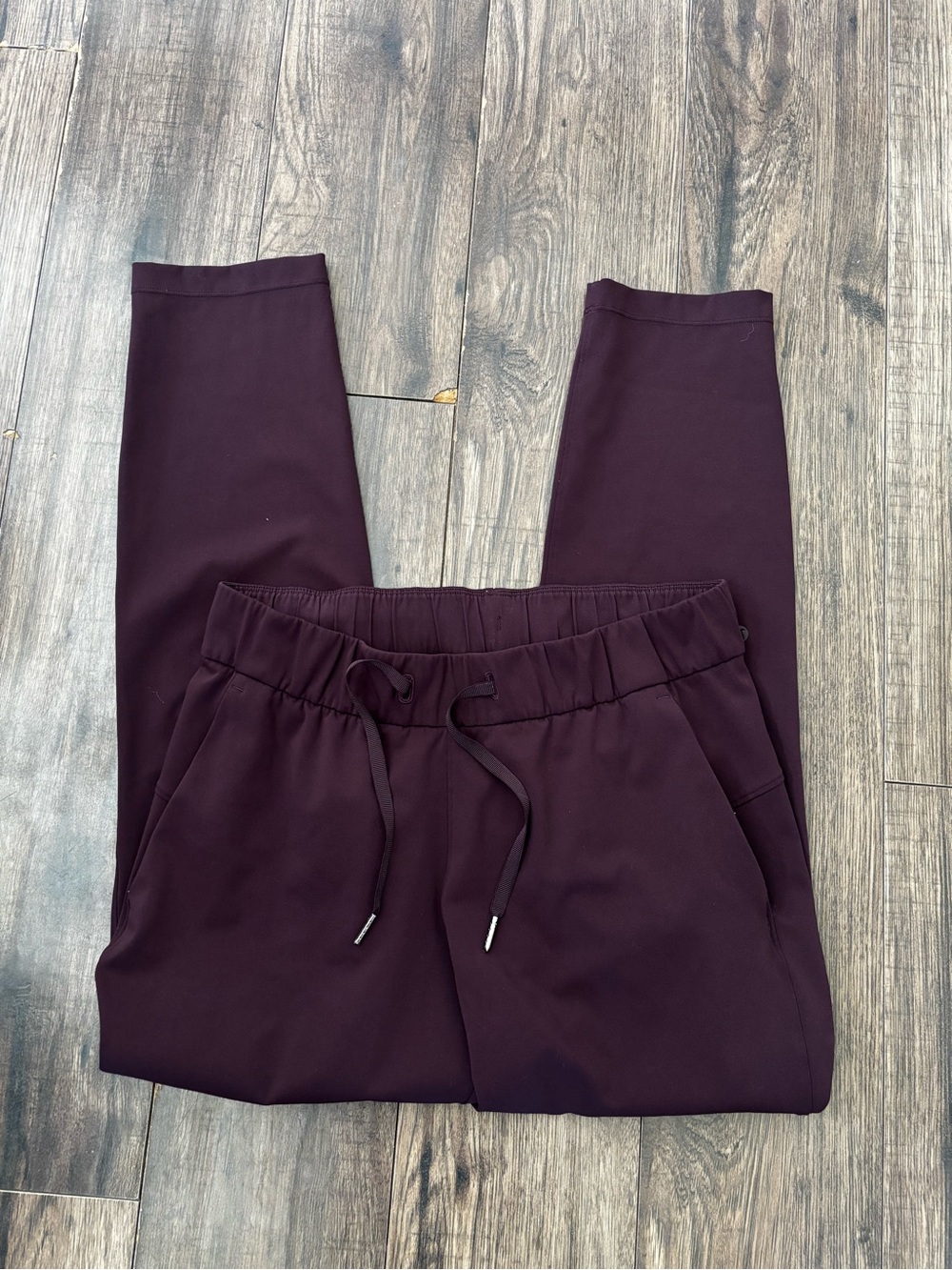Lululemon on the fly joggers